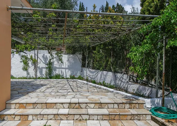 Andreas Appartement Agios Georgios Pagon